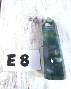 Moss Agate point with green dendritic inclusions