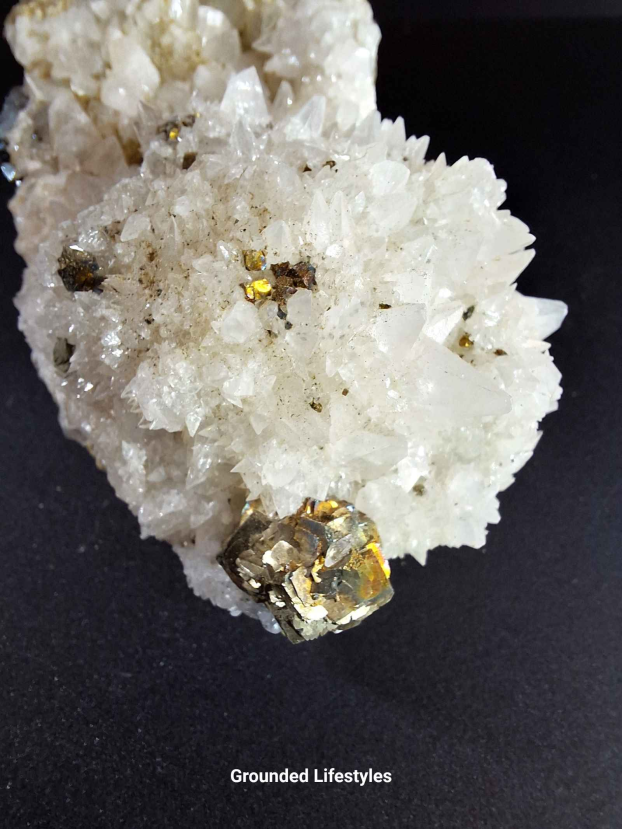 Dog Tooth Stellar Beam Calcite A3 Natural Amber Scalenohedral Crystal - Image 2