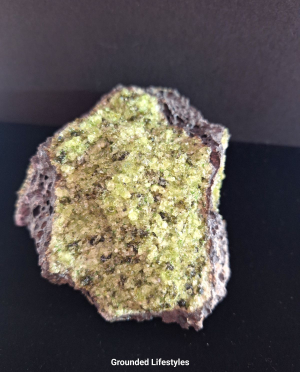 peridot bomb specimen