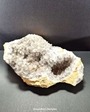 Mexican calcite specimen showing scalenohedra and steep rhombohedral faces