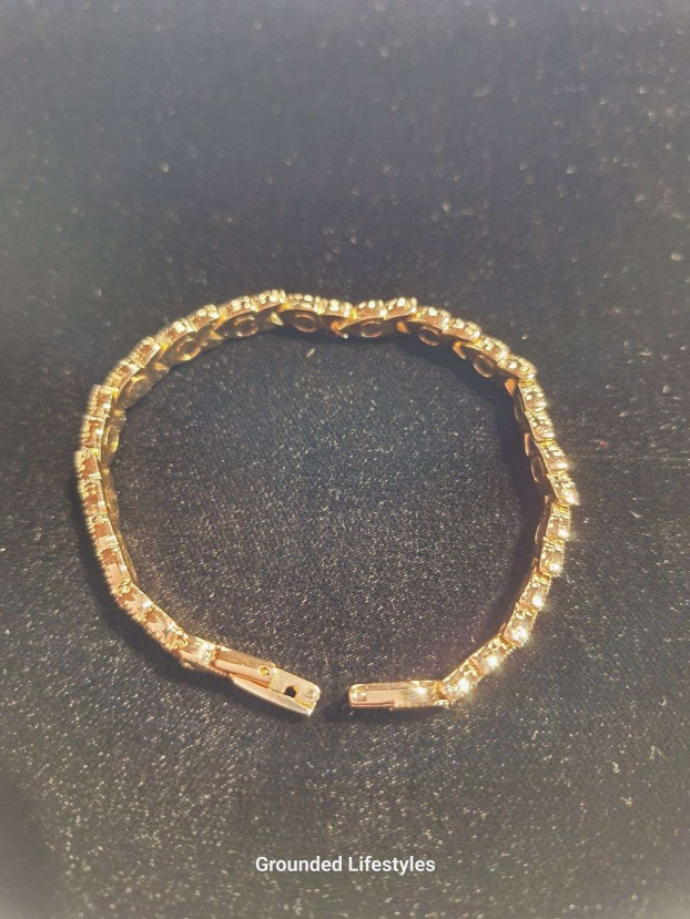 Gold alloy herringbone magnetic bracelet with 5,000 Gauss magnets