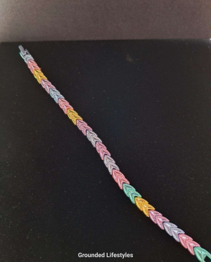 Multi-colored alloy herringbone magnetic bracelet with 5,000 Gauss magnets