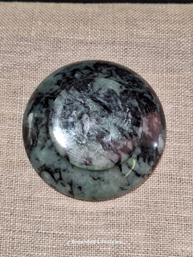 polished Burmese jadeite bowl 2 inch collectible gemstone vessel