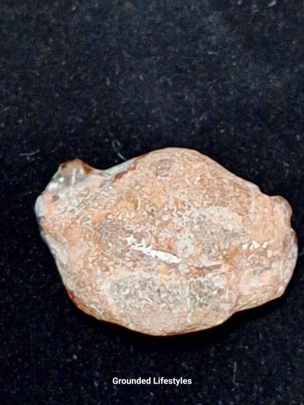 1 inch fire agate from Slaughter Mountain Arizona showing vivid iridescent layers