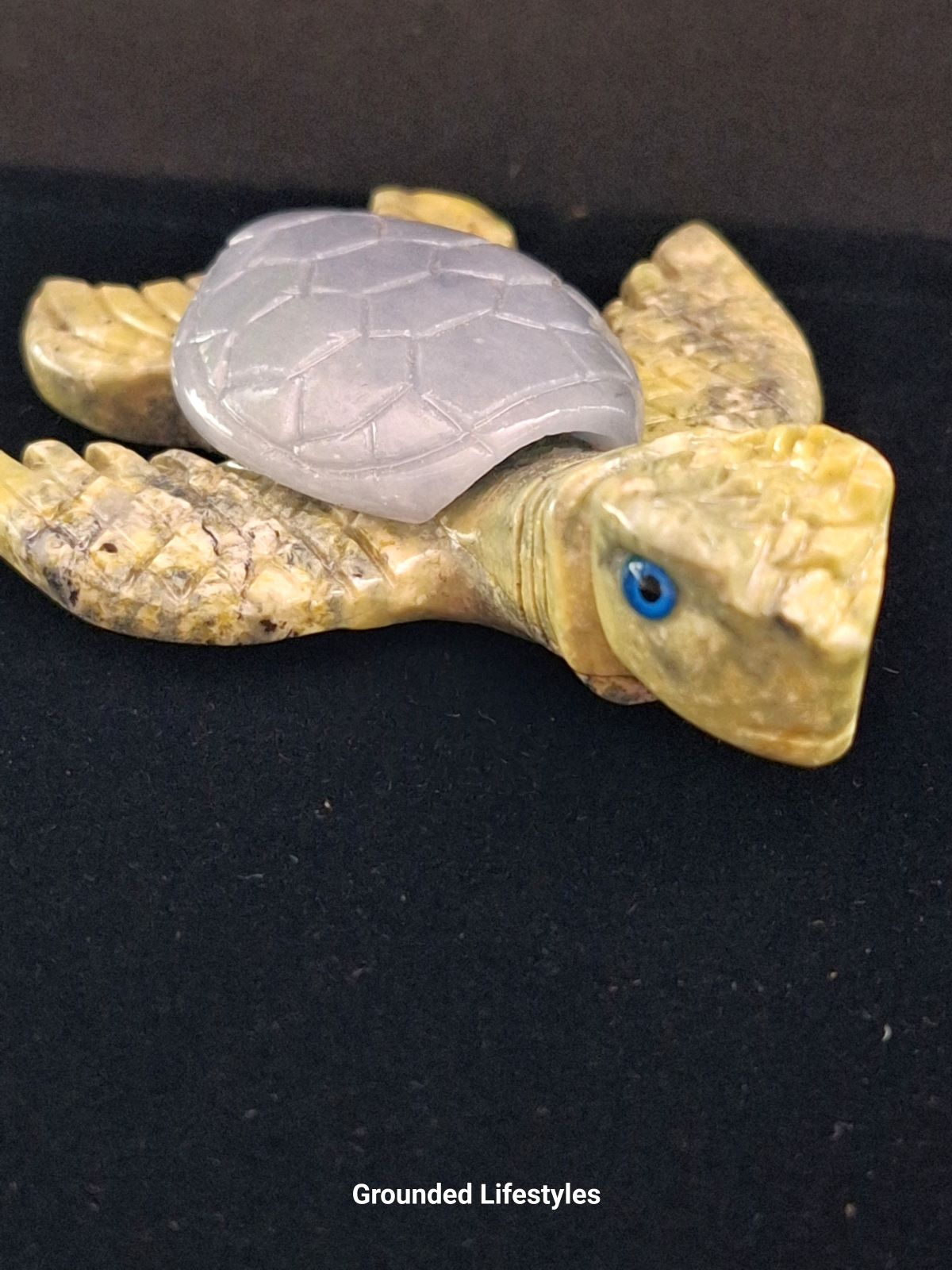 sea turtle carving 2.25 inch serpentine body with blue angelite shell