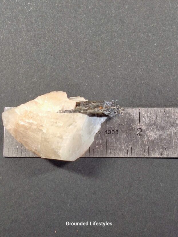 Fluoro-Richterite – Bancroft, Ontario, Canada