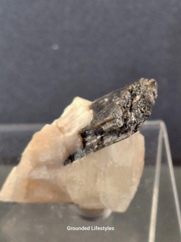 Fluoro-Richterite – Bancroft, Ontario, Canada